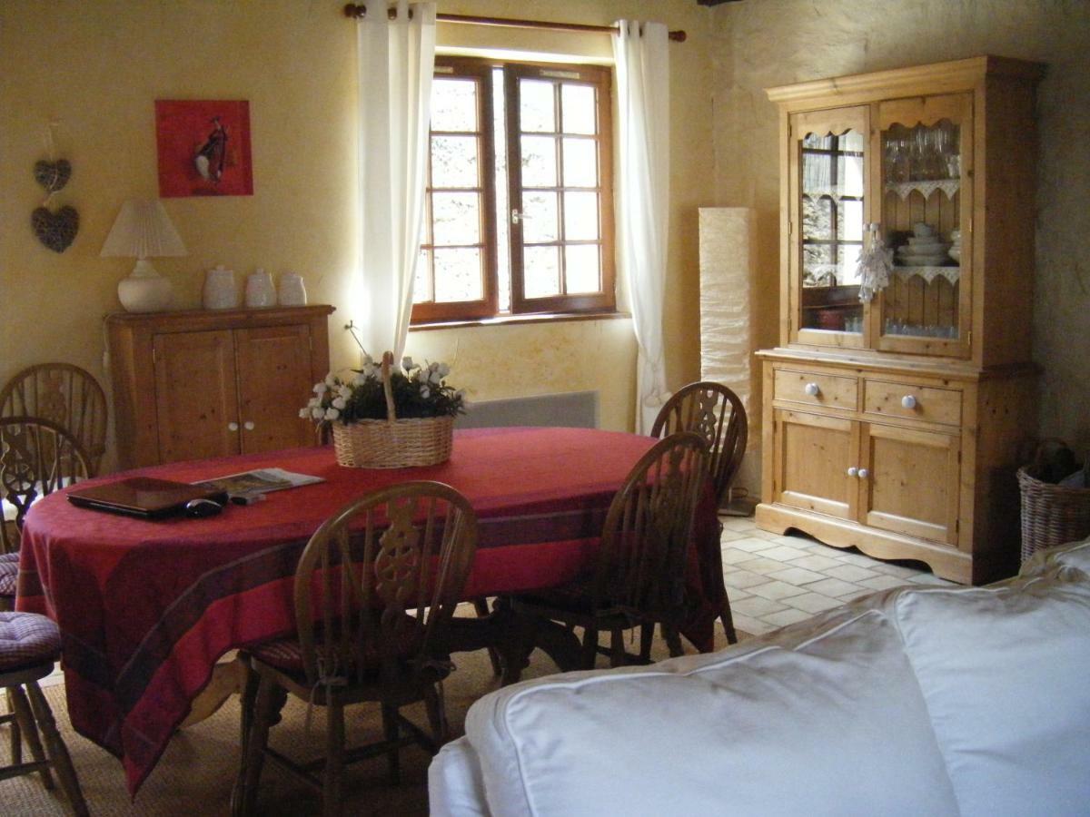 Les Lutins Bed & Breakfast Sainte-Ruffine Exterior photo